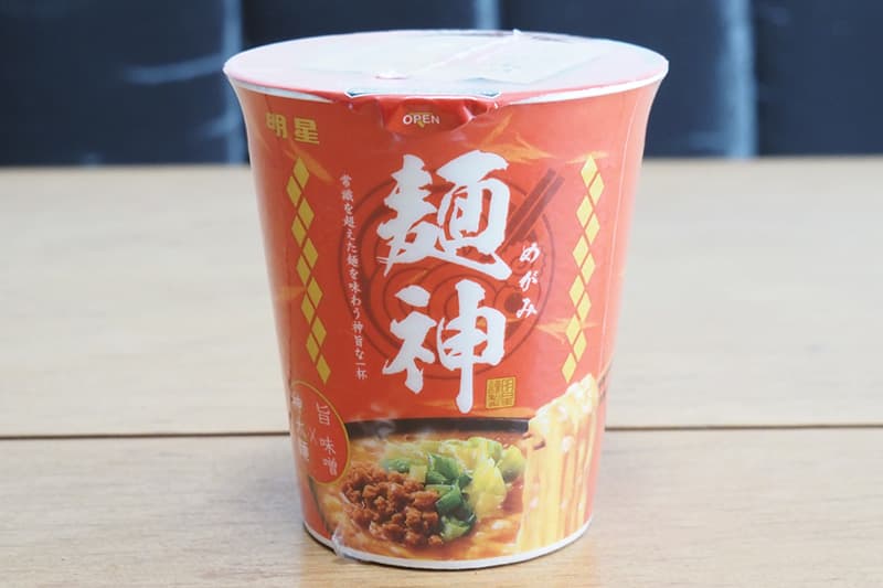 明星 麺神カップ 神太麺 旨 味噌