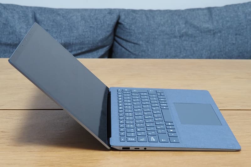 Surface Laptop 4 13.5インチの角度