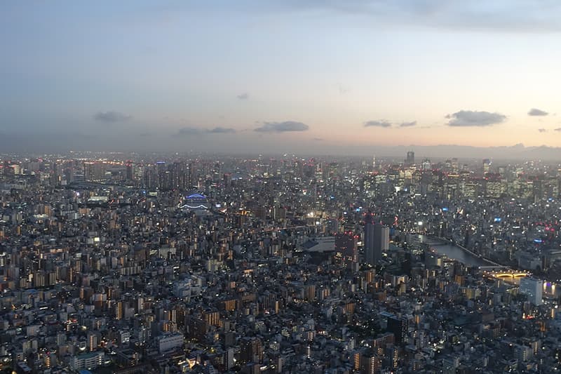 東京スカイツリーからの夕暮れの景色
