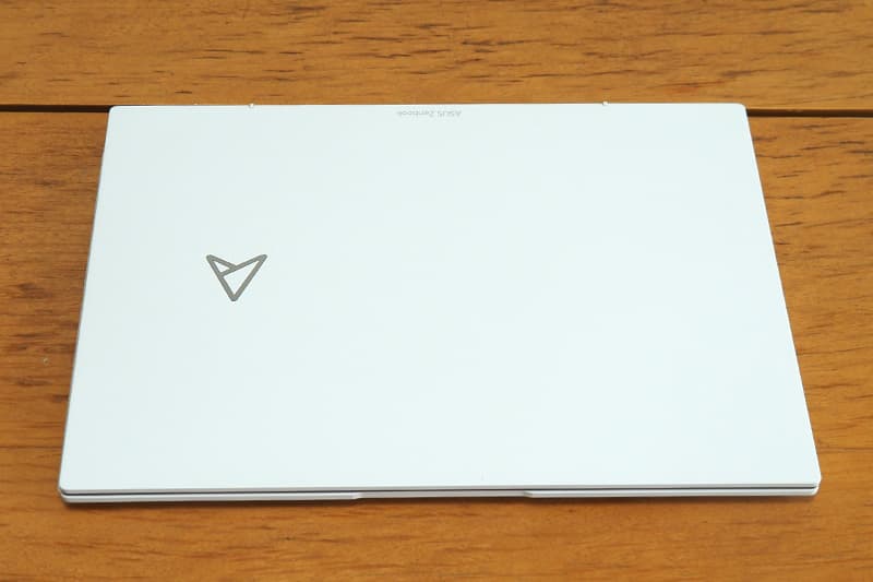 ASUS Zenbook S 13 OLEDのカラー