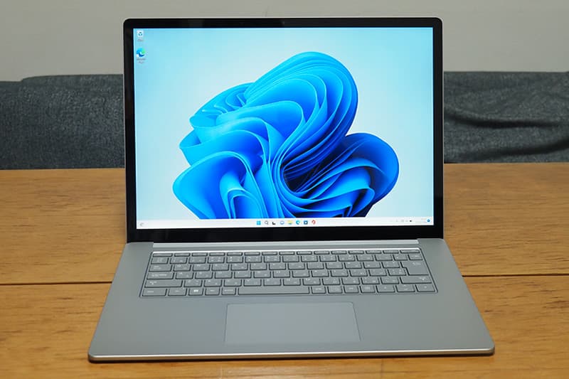 Surface Laptop 5 15インチ液晶