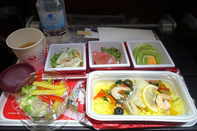 関西国際空港からロサンゼルスのJAL機内食