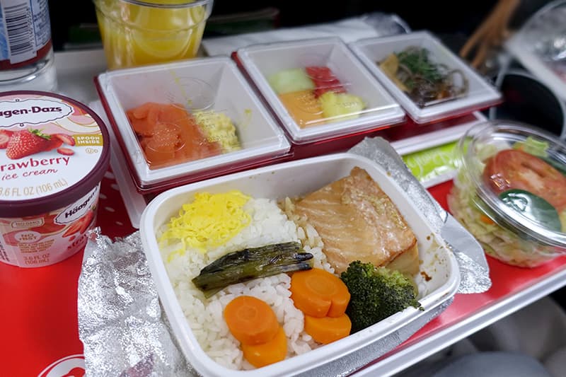 JAL機内食鮭の照焼きご飯添え