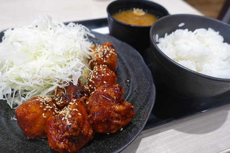 九州鳥若丸のヤンニョム唐揚げ定食