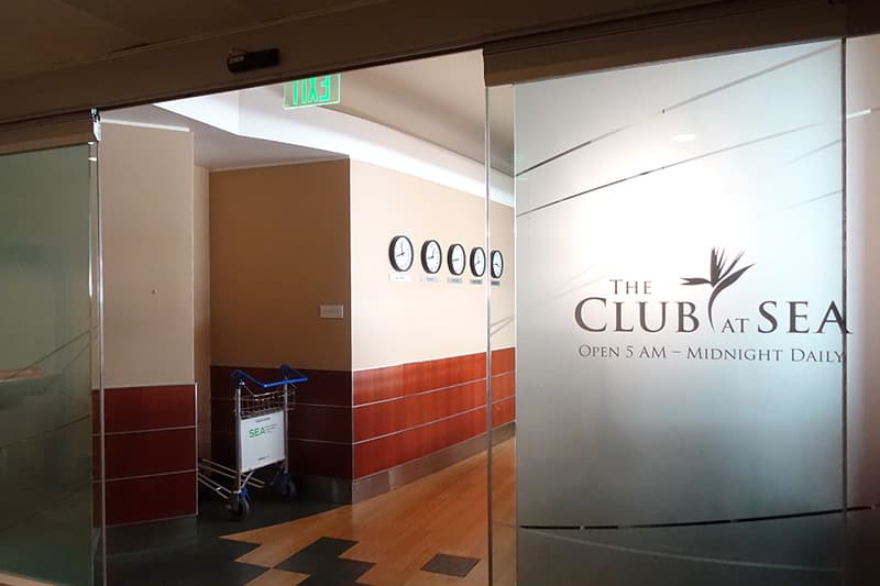 シアトル・タコマ国際空港のコンコースAのThe Club SEA入り口