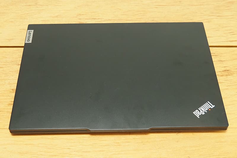 Lenovo ThinkPad E16のカラー