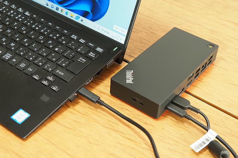ThinkPadユニバーサルUSB Type C ドックとパソコンを接続