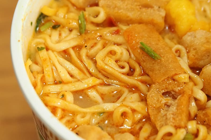 カップヌードル シンガポール風ラクサの麺