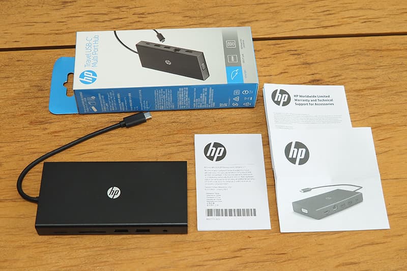 HP トラベル USB-C マルチポートハブの同梱物