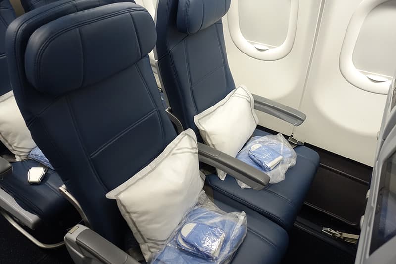 デルタ航空 エアバスA330-300 エコノミークラスの座席