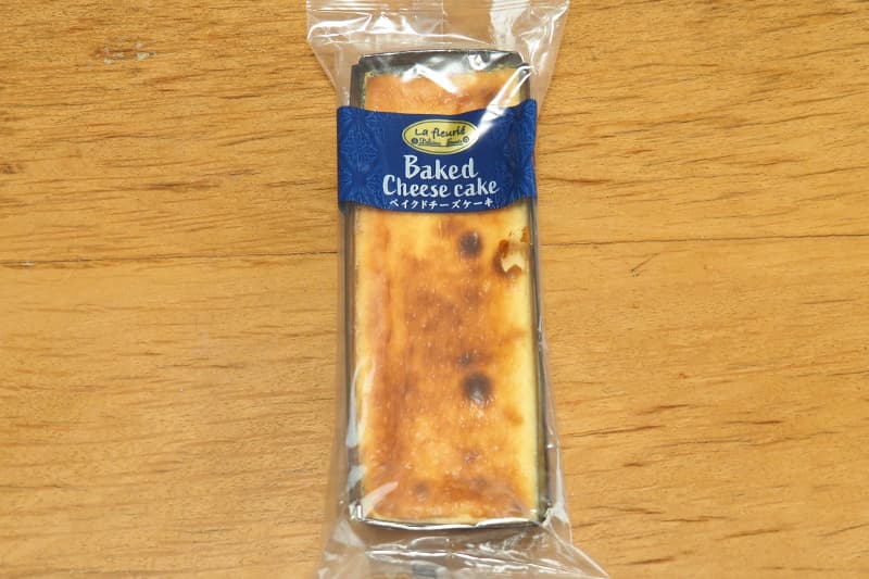 ロピアのベイクドチーズケーキのパッケージ