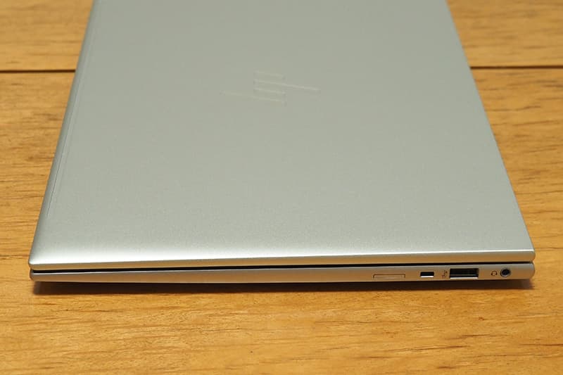 HP EliteBook 840 G11の外部端子