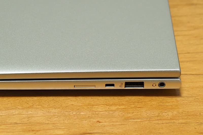 HP EliteBook 830 G11の外部端子