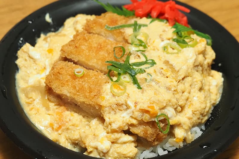 馳走菜のボリュームカツ丼