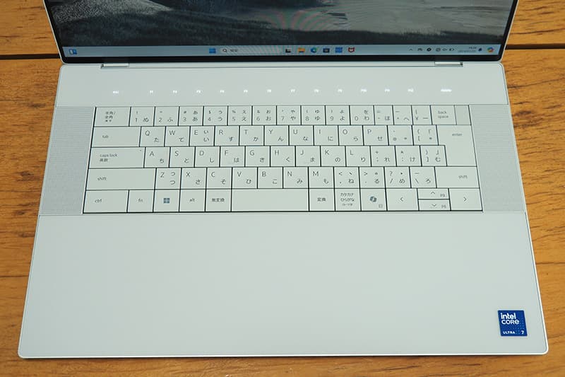 Dell XPS 16 9640のキーボード