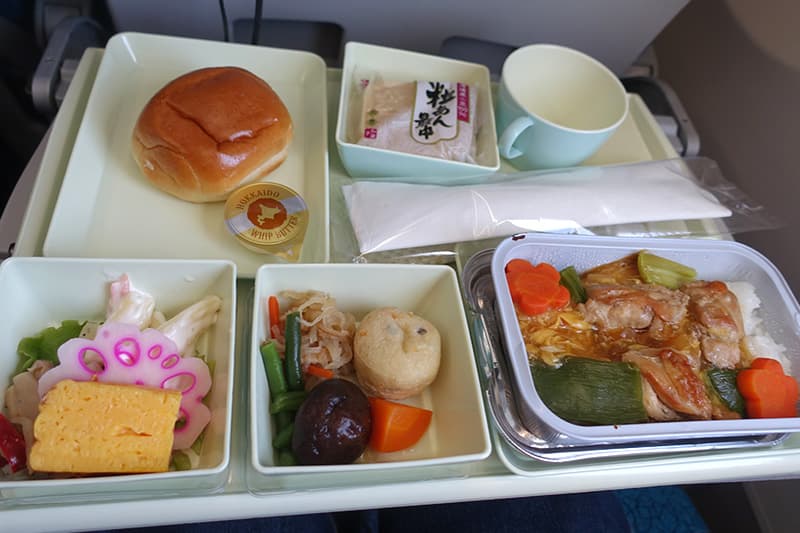 関西国際空港からタンソンニャット国際空港のベトナム航空機内食