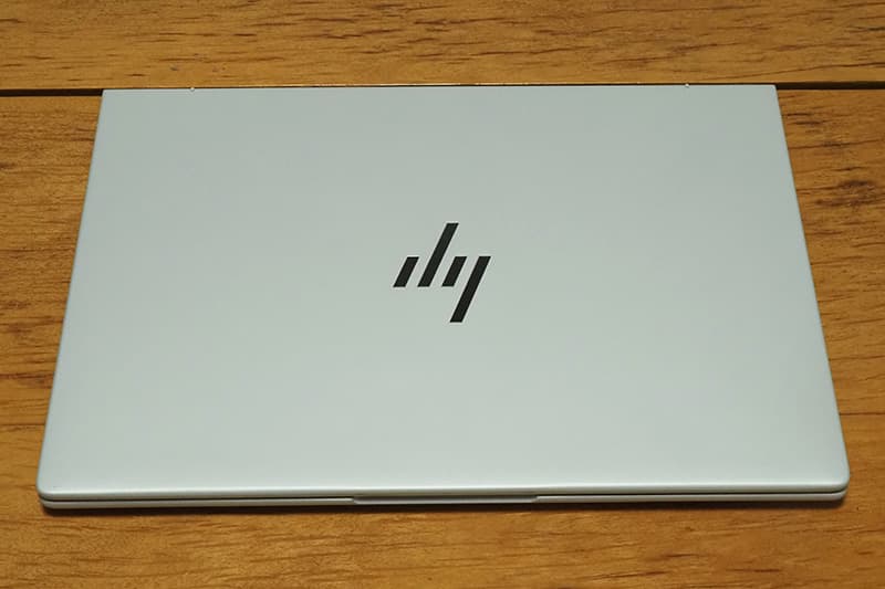 HP EliteBook 1040 G11のカラー