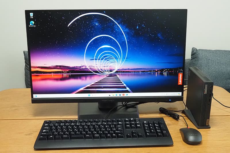 Lenovo ThinkCentre M75q Tiny Gen 5 AMDを縦置き