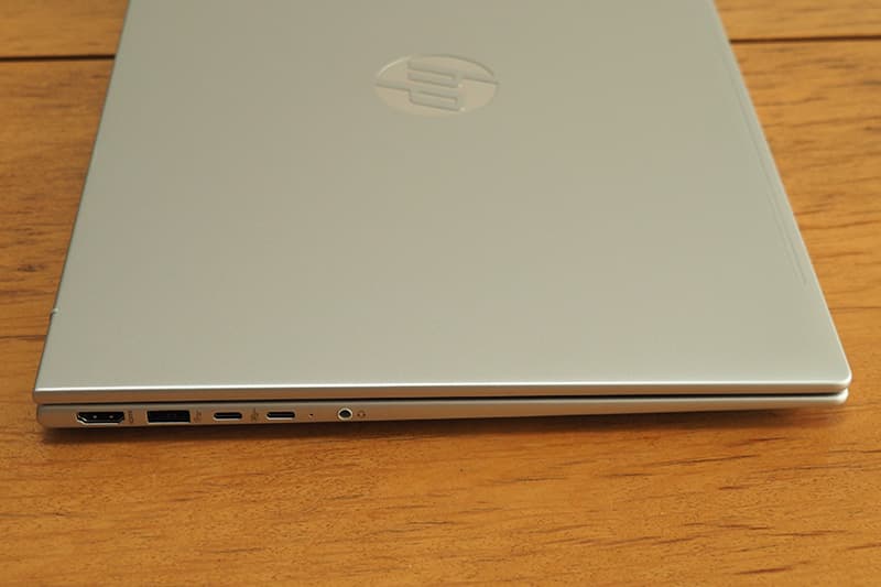 HP ProBook 460 G11の外部端子