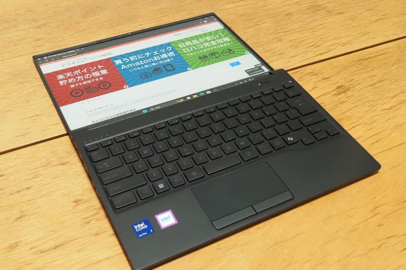 富士通 LIFEBOOK WU5 J3を180度まで開く