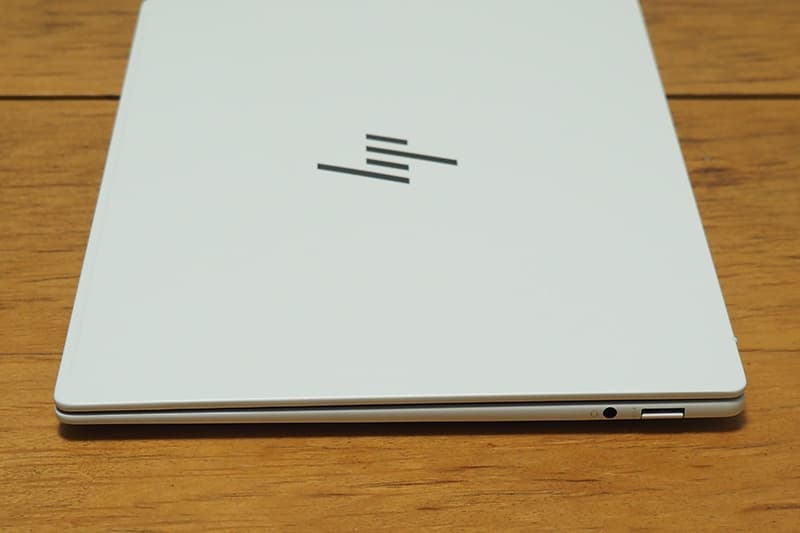 HP OmniBook X 14-feの外部端子