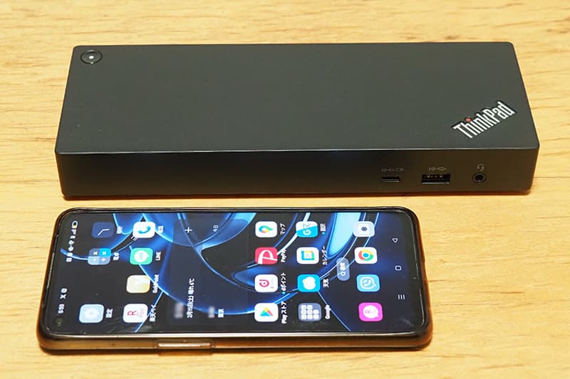 Lenovo ThinkPad ユニバーサル Thunderbolt 4 ドックの本体サイズ