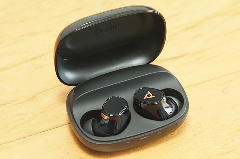 Poly Voyager Free 20の充電ケース