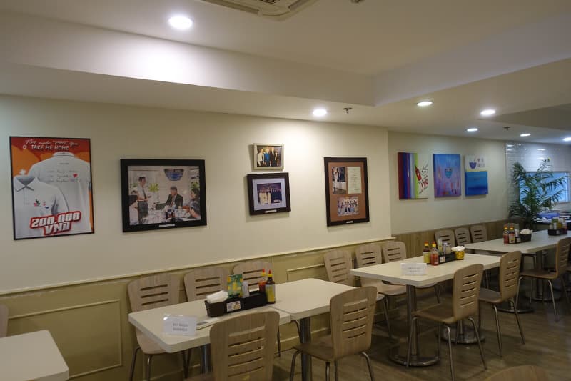 フォー2000の店内