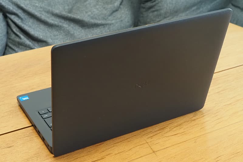 Dell Pro 14 PC14250のデザイン