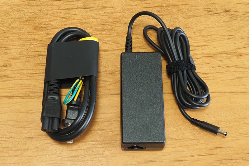 Dell Pro 14 PC14250のアダプター