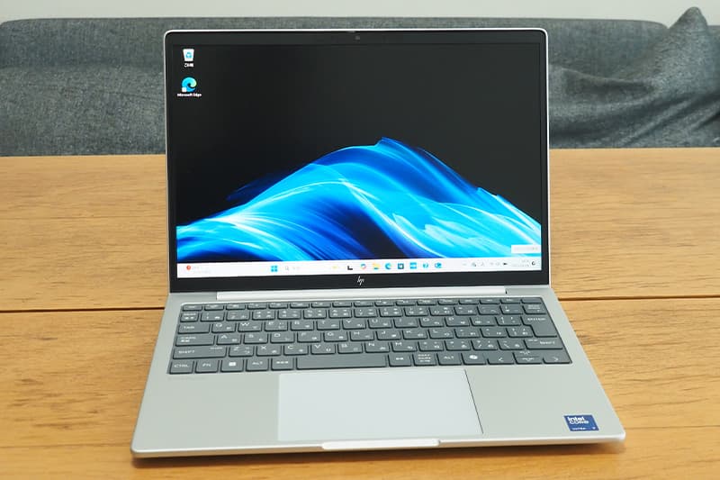 HP EliteBook 8 G1i 13の液晶