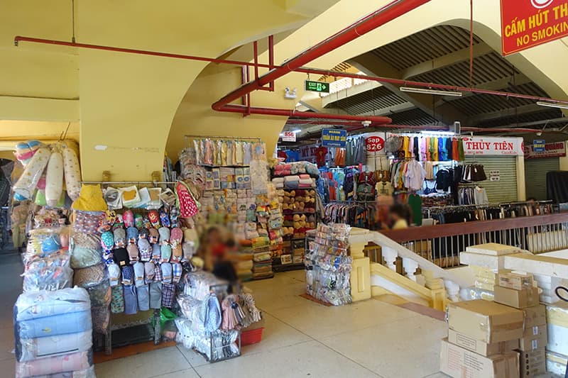 ホーチミンのビンタイ市場