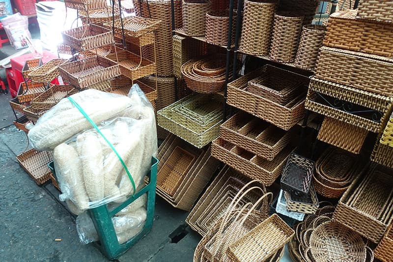 ビンタイ市場のカゴ