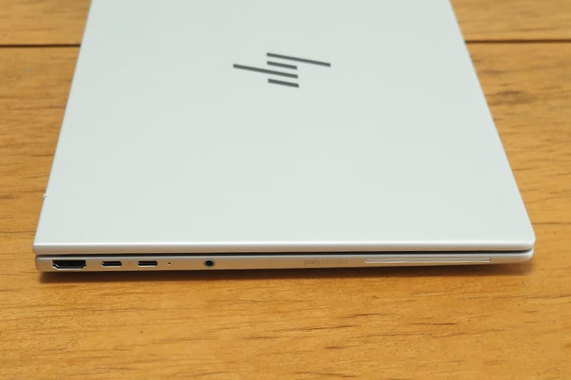 HP EliteBook 8 G1i 14の外部端子