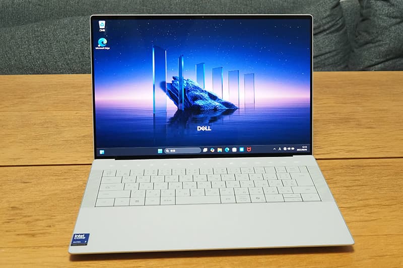Dell 14 Premium DA14250のOLED液晶