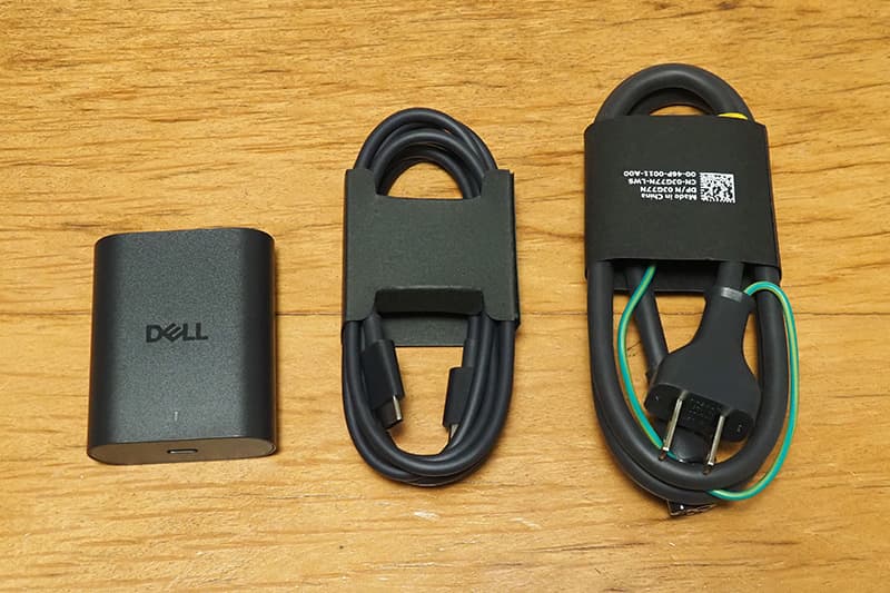 Dell 14 Premium DA14250のアダプター