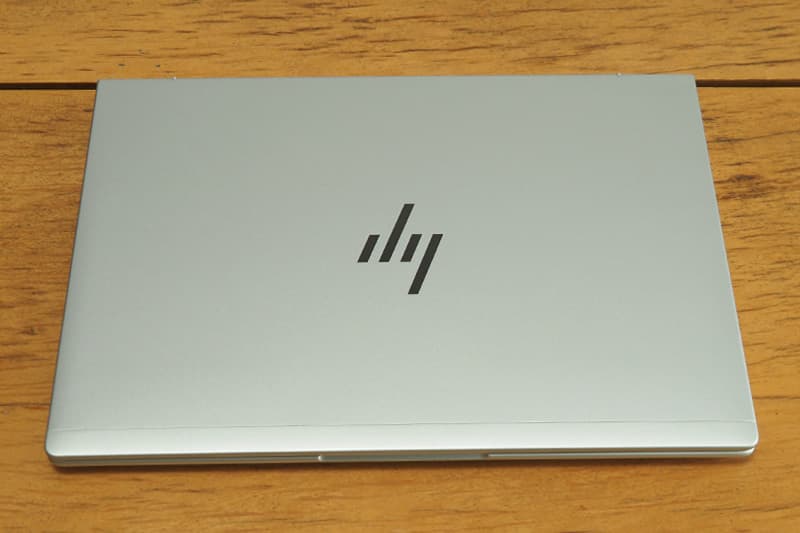 HP EliteBook 6 G1i 13のデザイン