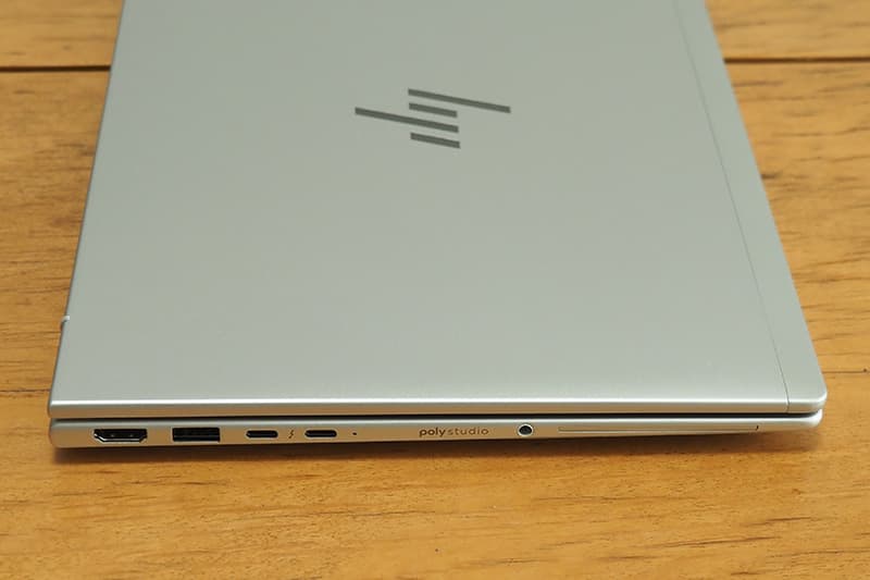 HP EliteBook 6 G1i 13の外部端子