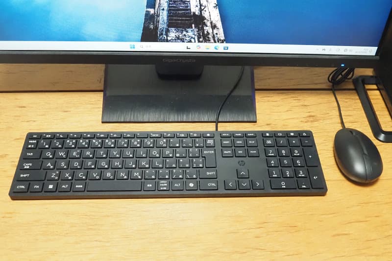 HP EliteDesk 8 Mini G1a Desktop Next Gen AI PCのマウスとキーボード