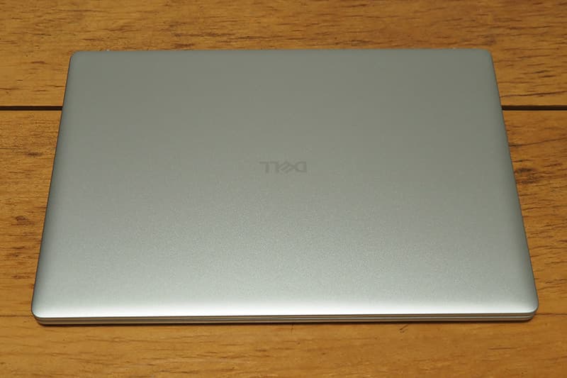 Dell 16 DC16256のカラー