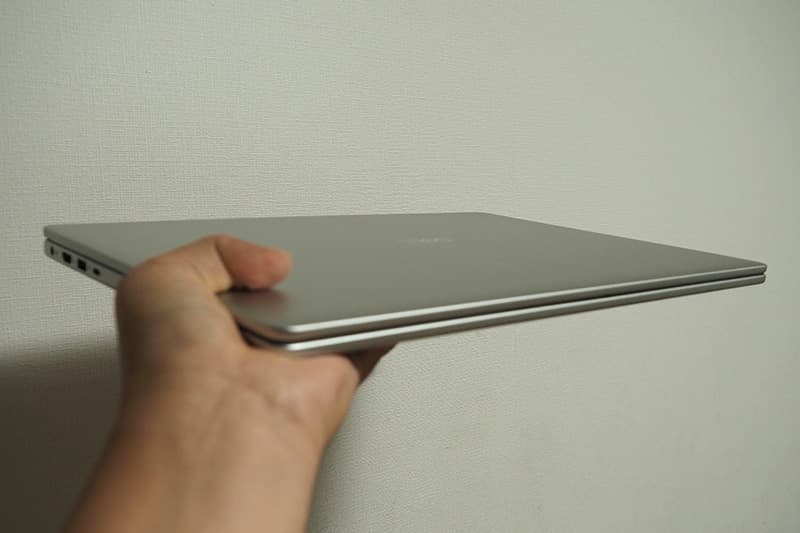 Dell 16 DC16256の重量