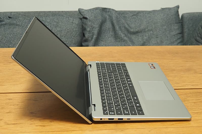 Dell 16 DC16256の傾斜
