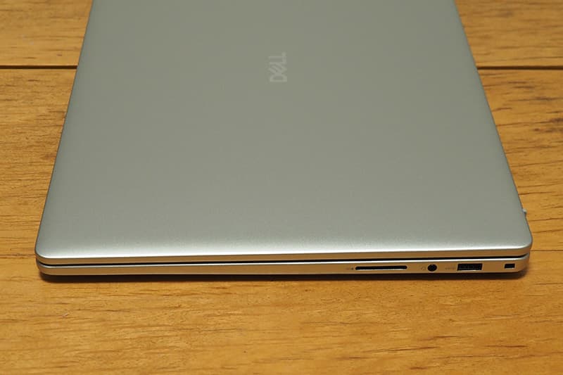 Dell 16 DC16256の端子
