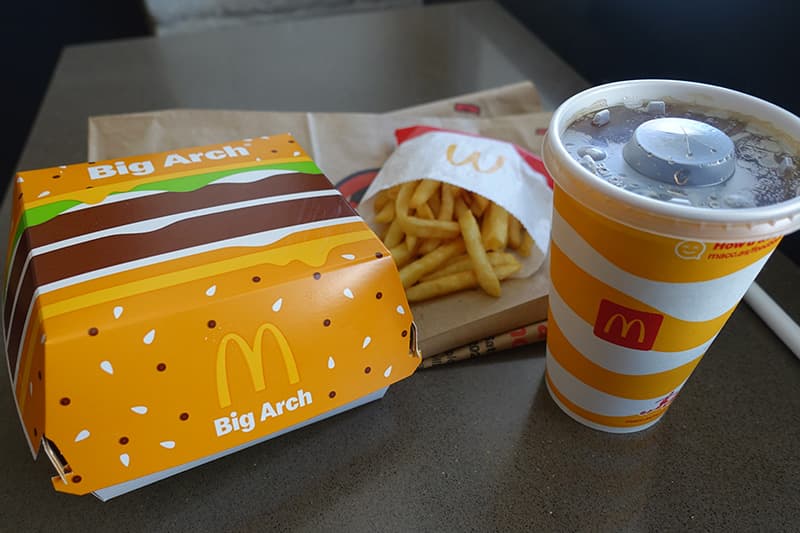 オーストラリアのマクドナルドのビッグアーチのセット