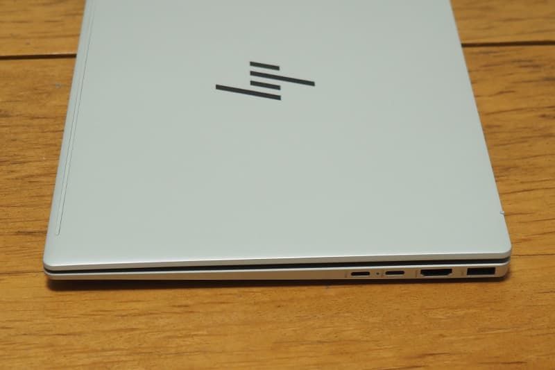 HP OmniBook 7 Aero 13-bgの端子