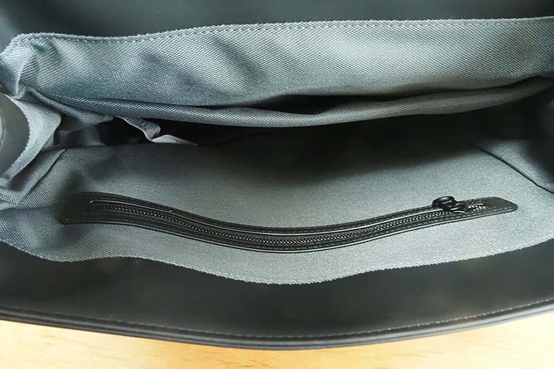 ガストンルーガのスプラッシュ 2.0 16の内側のポケット