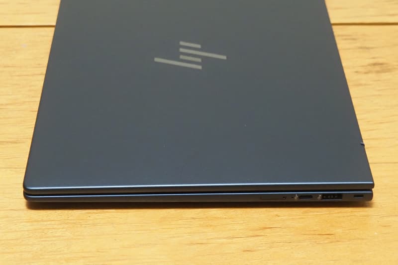 HP EliteBook X G1i 14 AIの外部端子