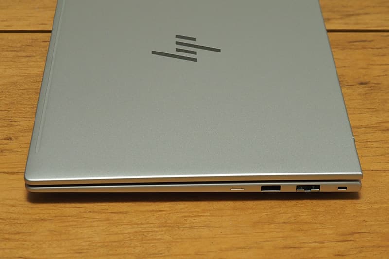 HP EliteBook 6 G1a 14の外部端子