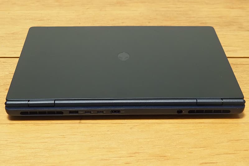 Alienware 16 Aurora（AC16250）の端子