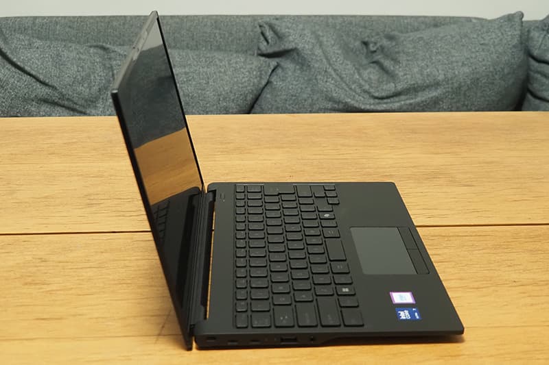 富士通 FMV WU5-K3の側面